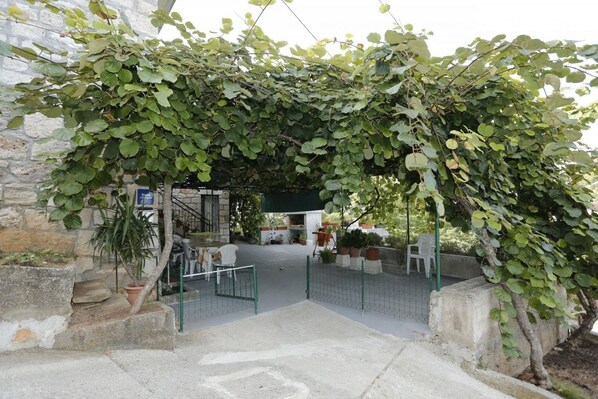 Apartment, Smoking | 3 bedrooms