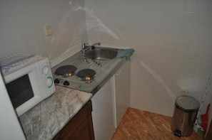 Apartment, Smoking | 4 bedrooms