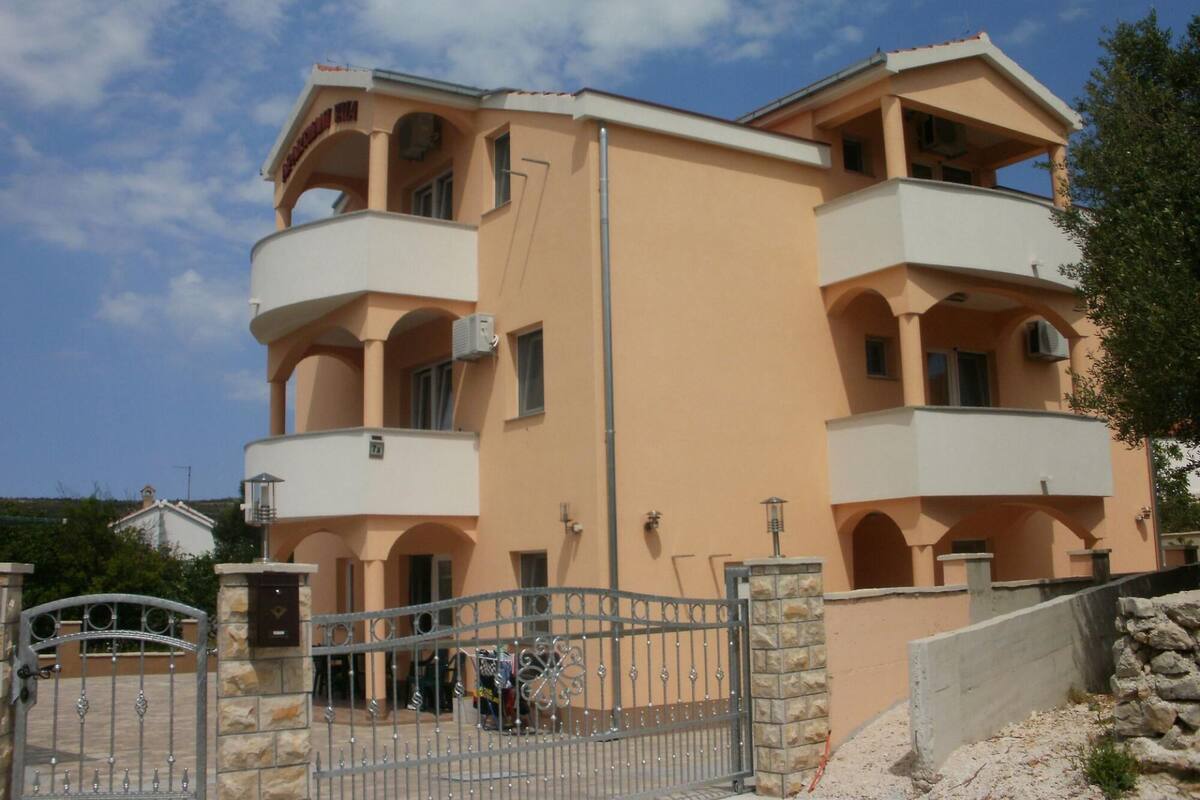 4 bedrooms