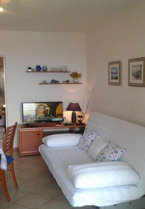 2 bedrooms - Apartments Vlatko - 100 m From sea (Solta)