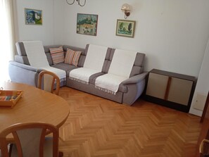 Apartamento, para fumantes | 2 quartos