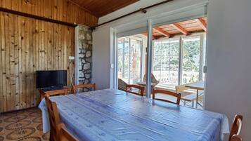 Apartment, Smoking | 3 bedrooms