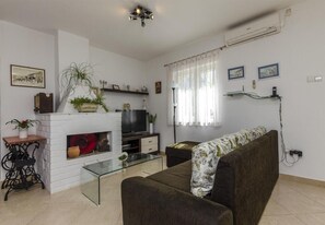 House, Smoking | 3 bedrooms