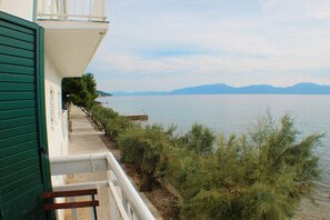 2 bedrooms - Apartments Bale - Right at the Beach (Gradac)