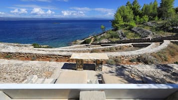 House, Smoking | Exterior