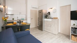 Unclassified image, 3 of 21, button - Apartments Tatja - 2 Bedroom Apartment (Solta)