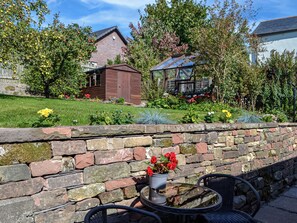 Outdoor dining - 3 bedroom accommodation in Carlisle (Carlisle)