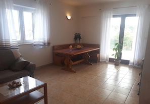 Apartamento, para fumantes | 3 quartos