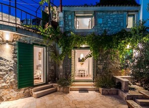 House | 3 bedrooms - Holiday Houses, Villas Vjerocka - With Pool (Nerezise)