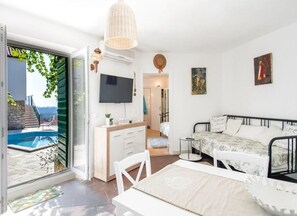 House | 3 bedrooms - Holiday Houses, Villas Vjerocka - With Pool (Nerezise)