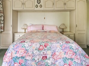 3 quartos, Wi-Fi de cortesia, roupa de cama