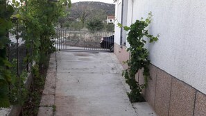 Room - Apartments Branko - With Parking (Marina)