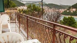 2 bedrooms - Apartments Hajdi - With Large Terrace (Pucisca)