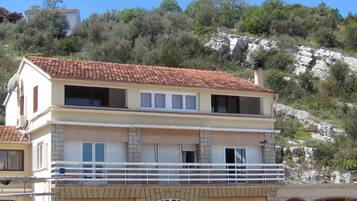 Apartment, Smoking | 2 bedrooms