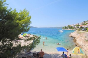 Apartment, Smoking | 3 bedrooms - Apartments Rina - 200 m From Beach (Okrug)