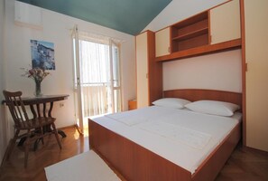 Apartment, Smoking | 3 bedrooms - Apartments Rina - 200 m From Beach (Okrug)