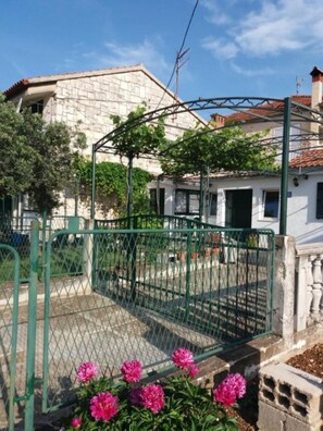 Casa, para fumantes | 2 quartos