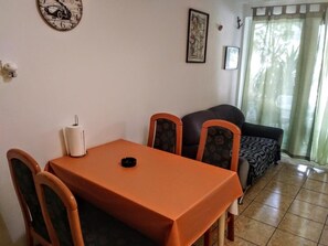 Apartamento, para fumantes | 2 quartos