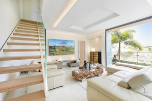 Smart TV - Lagos 31 Salobre by VillaGranCanaria (San Bartolomé de Tirajana)