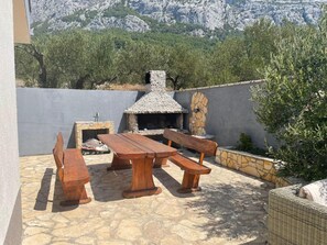 House, Smoking | Exterior