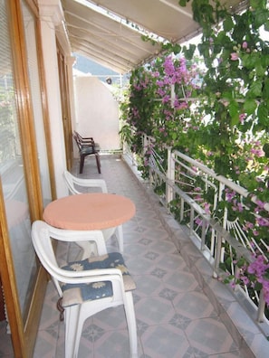 Room - Apartments Graci - 20 m From Pebble Beach (Gradac)