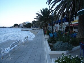 Room - Apartments Graci - 20 m From Pebble Beach (Gradac)