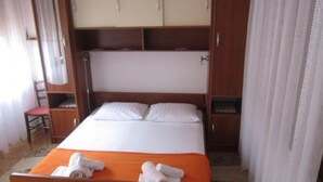 Apartment | 2 bedrooms - Apartments Graci - 20 m From Pebble Beach (Gradac)