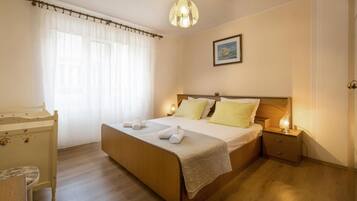 Apartment, Smoking | 3 bedrooms