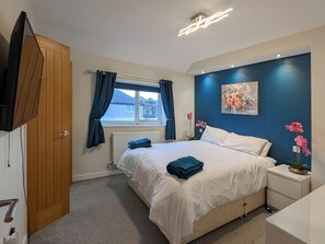 3 quartos, Wi-Fi de cortesia, roupa de cama