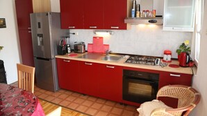 Unclassified image, 2 of 16, button - Apartments Tomi - Beautiful View (Hvar)