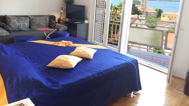 Unclassified image, 1 of 16, button - Apartments Tomi - Beautiful View (Hvar)