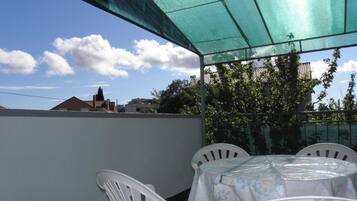 Apartment, Smoking | Exterior