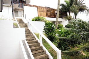 Handrails in stairways