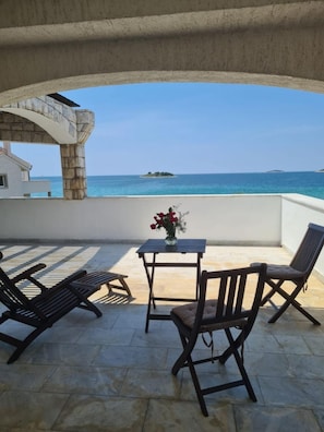 House | 5 bedrooms - Holiday Houses, Villas Villa More - 10m From sea (Rogoznica)