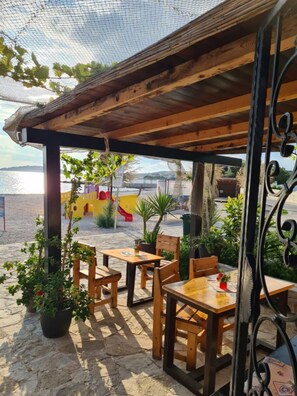 House | 5 bedrooms - Holiday Houses, Villas Villa More - 10m From sea (Rogoznica)