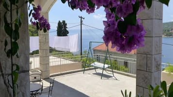 Apartment, Smoking | 3 bedrooms