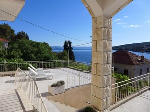 Apartment, Smoking | 3 bedrooms - Apartments Mari - 30 m From sea (Selca)