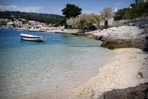Room - Apartments Mari - 30 m From sea (Selca)