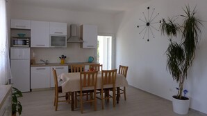 Unclassified image, 3 of 28, button - Apartments Mari - 30 m From sea (Selca)