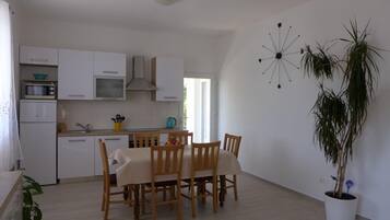 Apartment, Smoking | 3 bedrooms