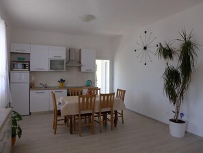 Apartment, Smoking | 3 bedrooms