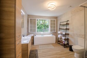 Hair dryer, towels - La Villa Cyrano - Maison avec piscine privée (Bergerac)