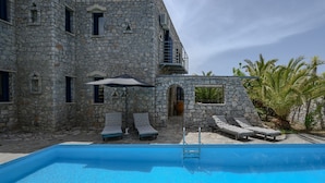 Unclassified image, 3 of 45, button - Petritis,serene villa,pool,Near taverns,Crete,Greece (Lampini)