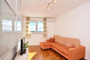 1 bedroom - Apartments Tam - With Parking (Omis)