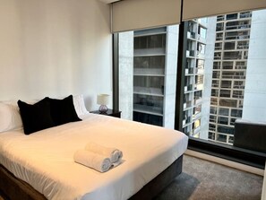 4 slaapkamers, een strijkplank/strijkijzer, reisbedje, wifi