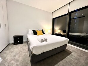 4 多间卧室、熨斗/熨衣板、旅行婴儿床、WiFi