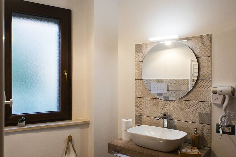 Cantunera Sicilian Room - Lago di Ogliastro