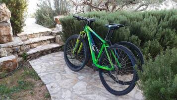 House, Smoking | Exterior