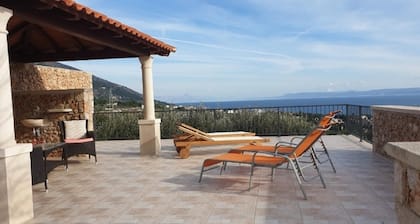 Holiday Houses, Villas Mate - With Pool