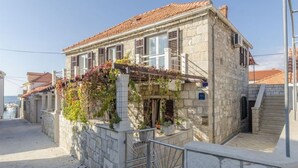 Apartment, Smoking - Apartments Lile - 30 m From Beach (Postira)
